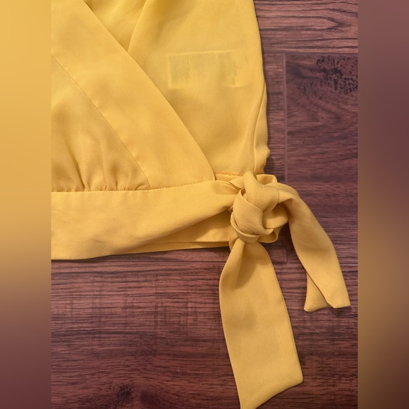 Flirty Wrap Top - Picture 3 of 4